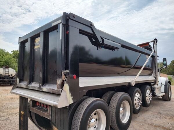 2021 Peterbilt 567 dump truck - Image 13