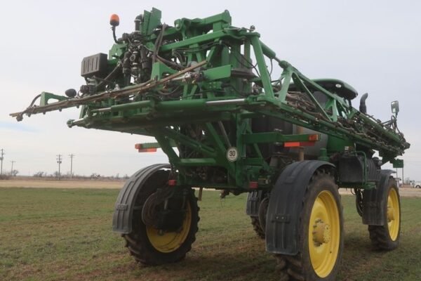 2015 John Deere R4030 Sprayer - Image 5