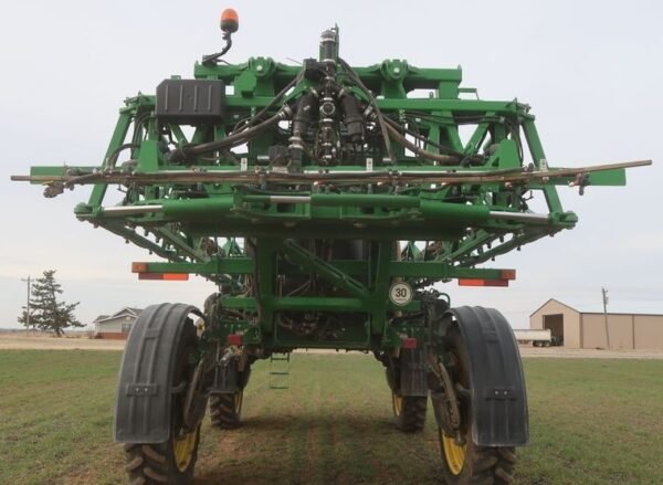 2015 John Deere R4030 Sprayer - Image 6