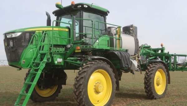 2015 John Deere R4030 Sprayer - Image 10