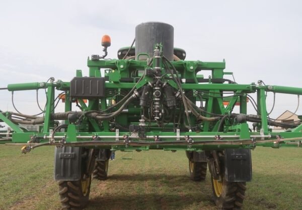 2015 John Deere R4030 Sprayer - Image 11