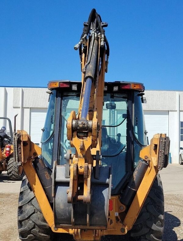 2014 Case 580 Super N WT backhoe - Image 2