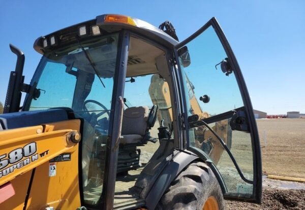 2014 Case 580 Super N WT backhoe - Image 7