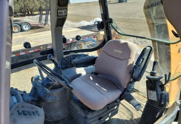 2014 Case 580 Super N WT backhoe - Image 8